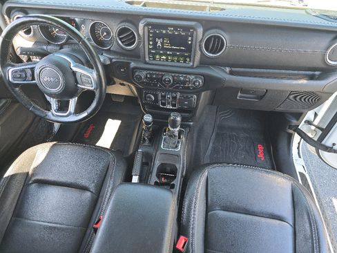 Used 2021 Jeep Gladiator Overland AWD/4WD image 17