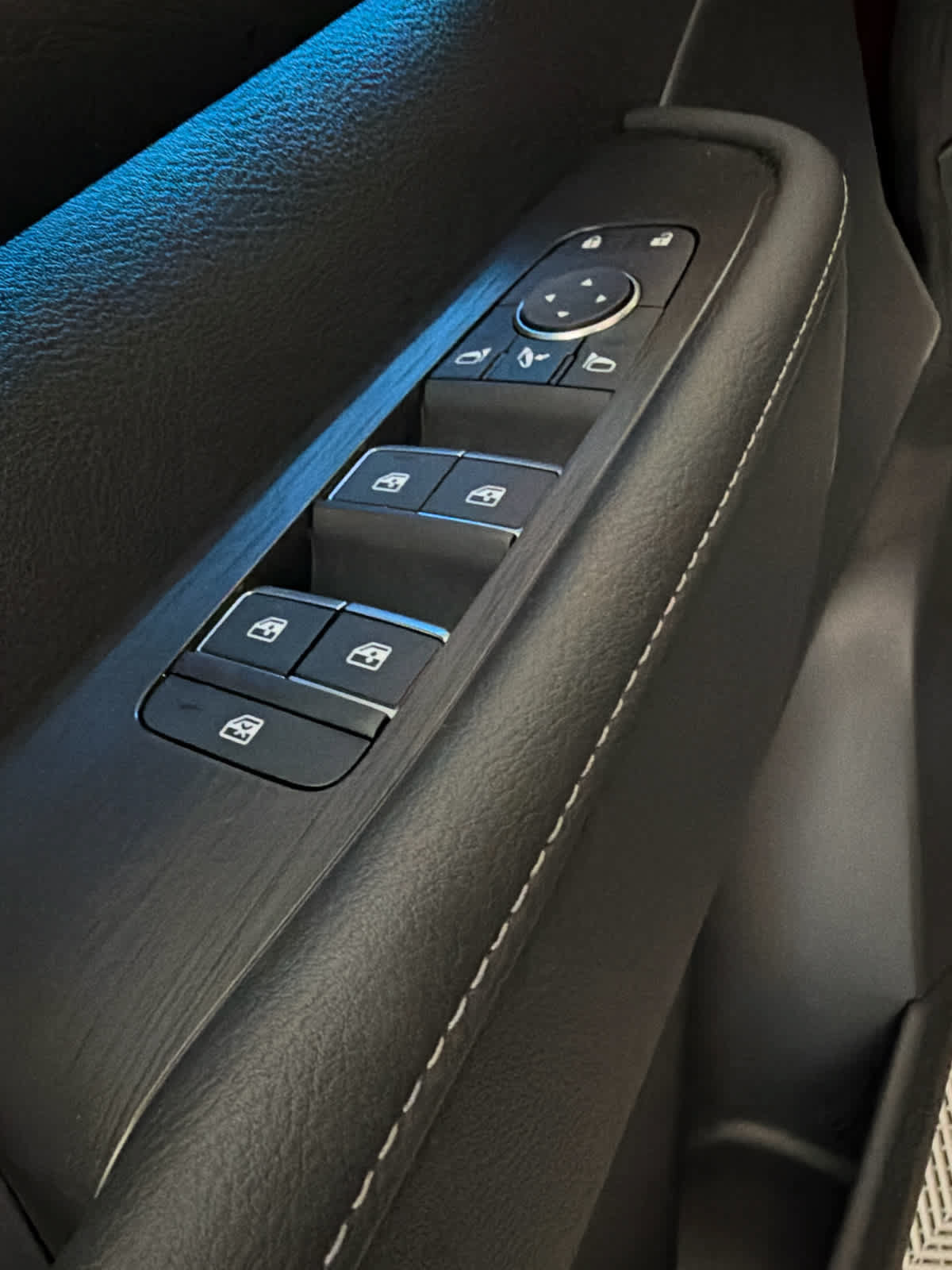 Certified 2026 Nissan Armada Platinum RWD image 24