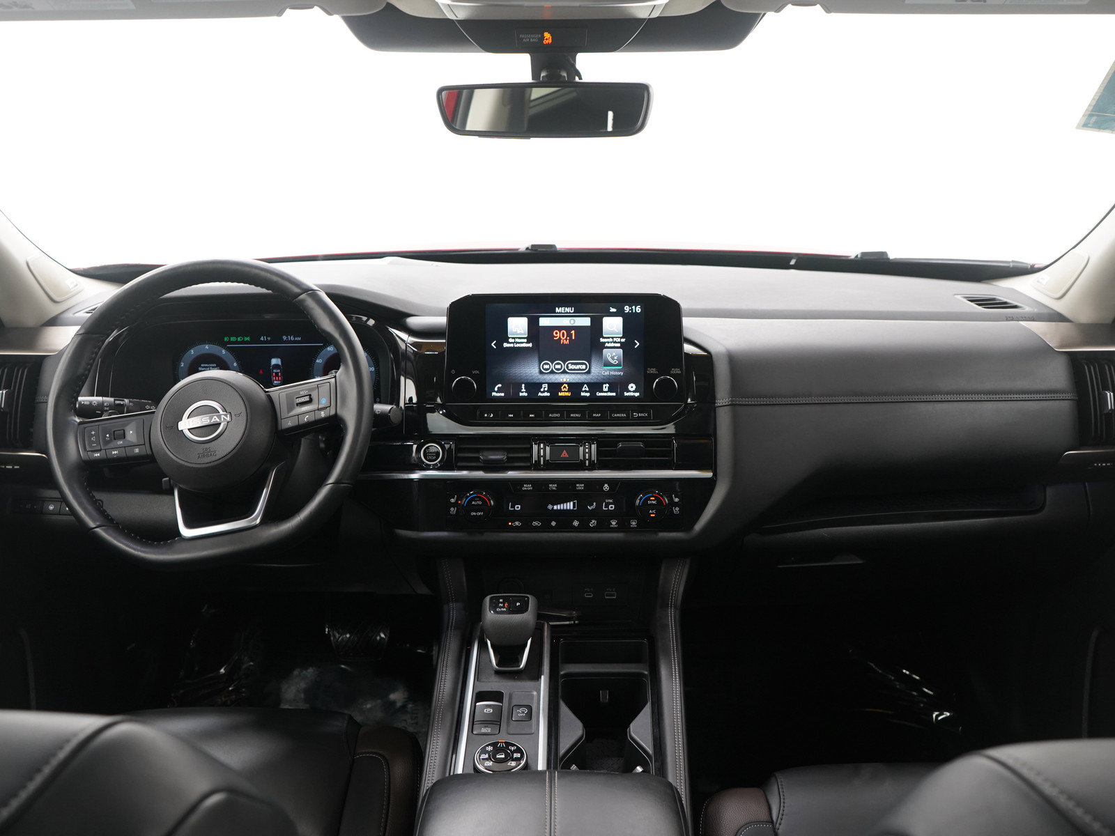 Used 2024 Nissan Pathfinder Platinum AWD/4WD image 16