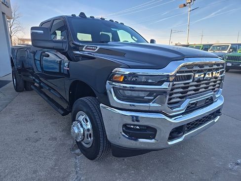New 2026 RAM 3500 Tradesman image 15