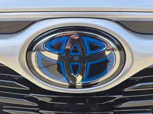 Used 2022 Toyota Highlander XLE AWD/4WD image 22