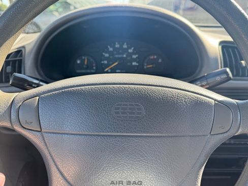 Used 1997 Geo Metro Hatchback FWD image 14