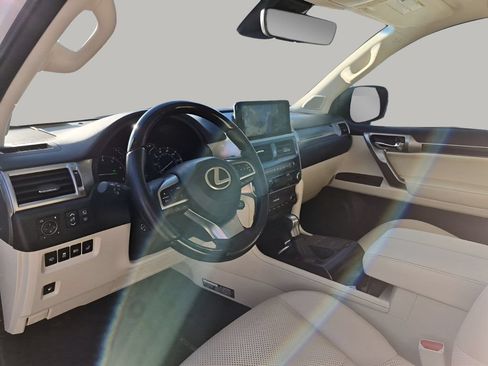 Used 2023 Lexus GX 460 Luxury w/ Sport Design Package AWD/4WD image 33