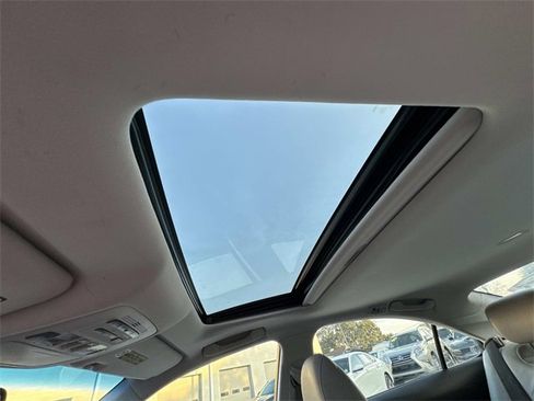 Used 2010 Lexus ES 350 image 27