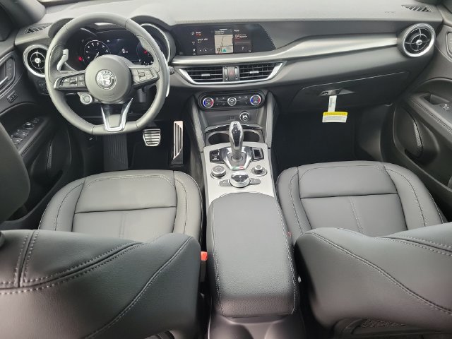 New 2025 Alfa Romeo Stelvio Sprint AWD/4WD image 11
