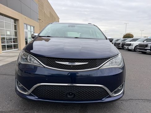 Used 2017 Chrysler Pacifica Limited w/ UConnect Theater Package image 23