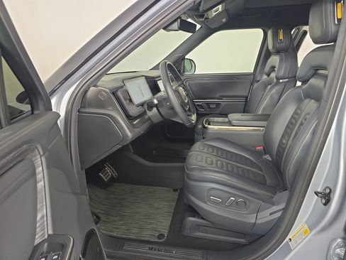 Used 2022 Rivian R1T Adventure image 20