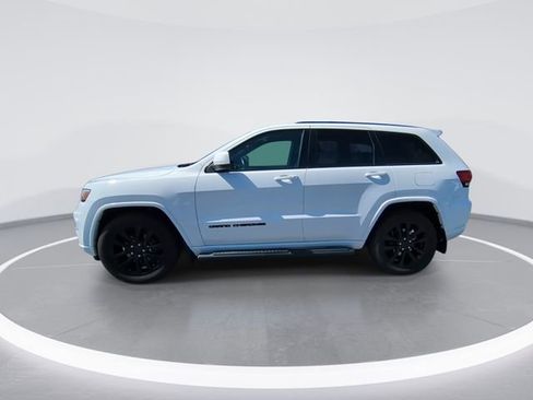 Used 2018 Jeep Grand Cherokee Altitude image 5