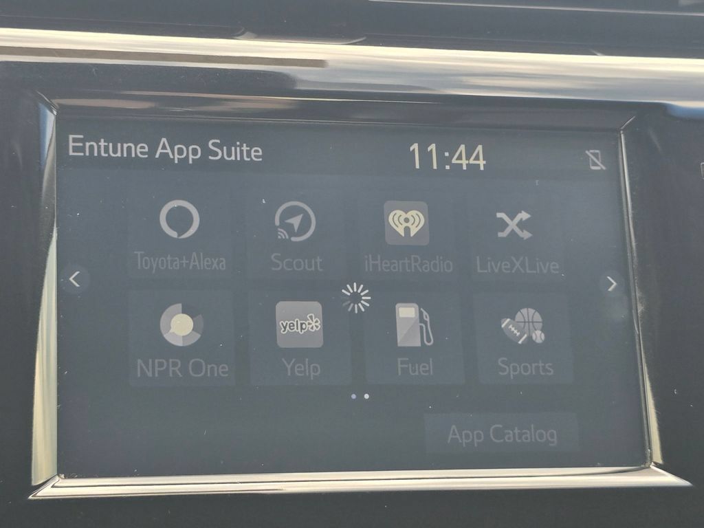 Used 2018 Toyota Camry SE FWD image 24