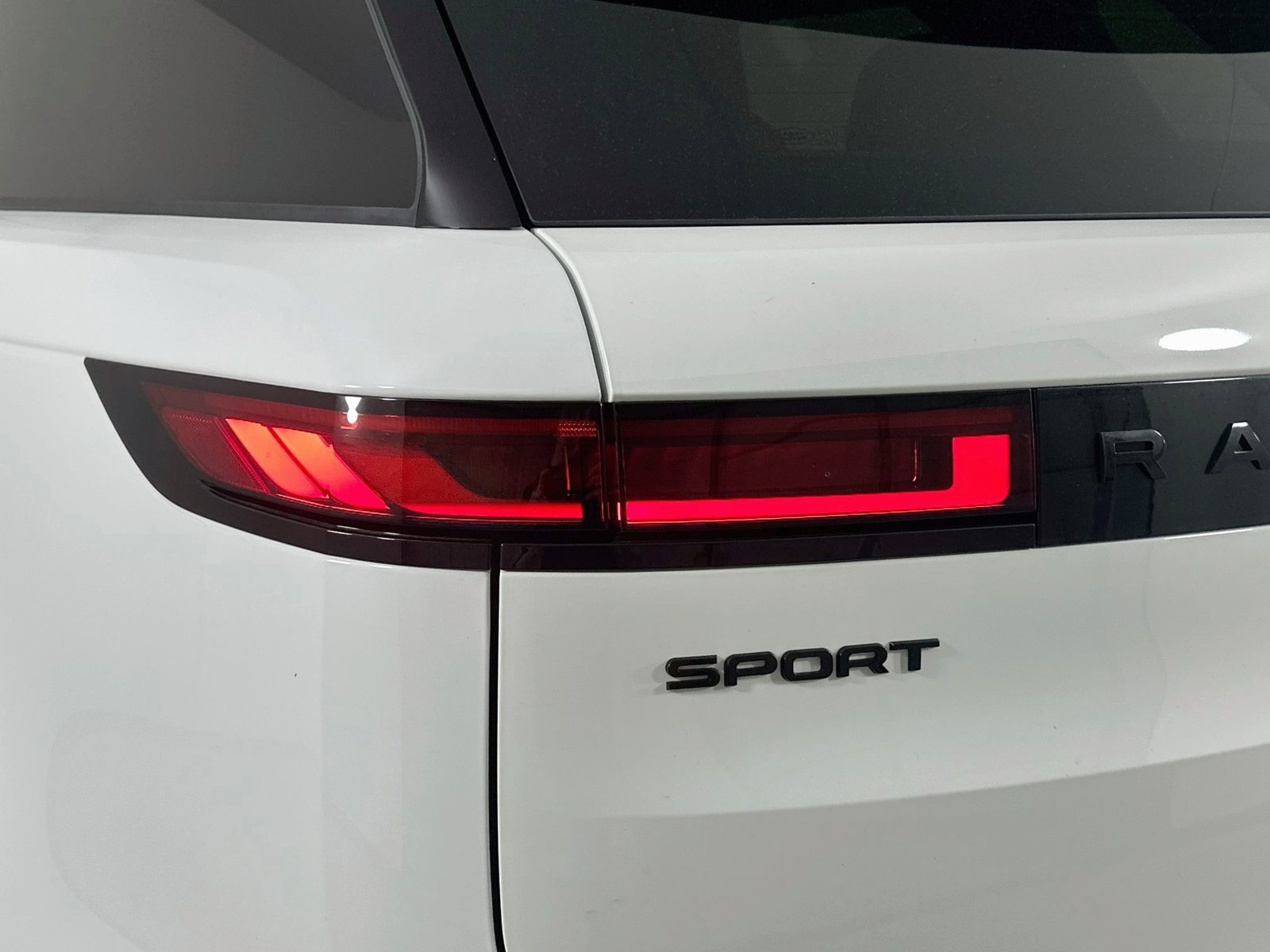 New 2027 Land Rover Range Rover Sport SE AWD/4WD image 12