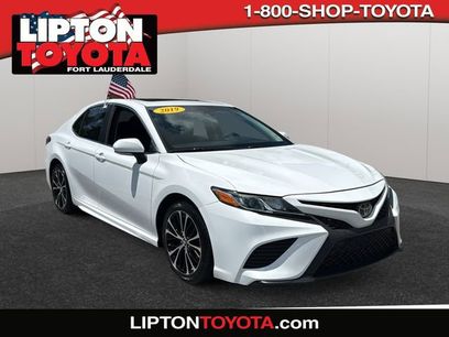 Used 2018 Toyota Camry SE w/ Moonroof Package