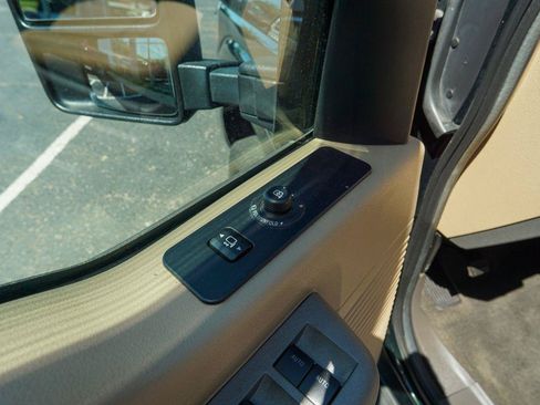 Used 2016 Ford F250 Lariat w/ Snow Plow Prep Package AWD/4WD image 19