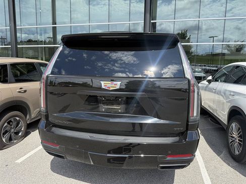 Used 2025 Cadillac Escalade Premium Luxury AWD/4WD image 7