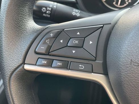 Used 2025 Nissan Altima 2.5 SV FWD image 24