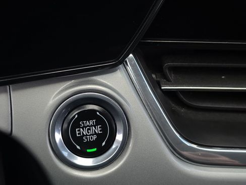 Certified 2025 Chevrolet Trax LT FWD image 27