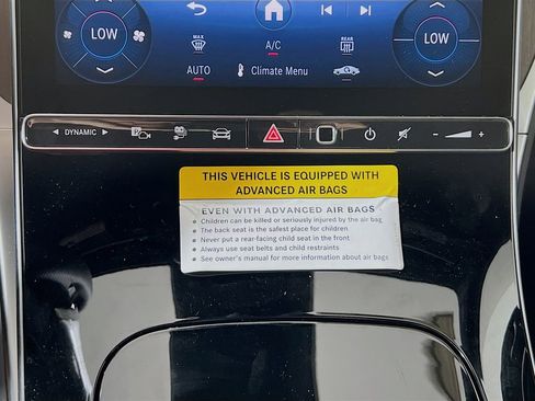 New 2025 Mercedes-Benz GLC 350e 4MATIC image 19