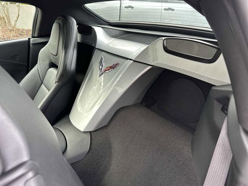 Used 2015 Chevrolet Corvette Z06 w/ 3LZ Preferred Equipment Group image 17