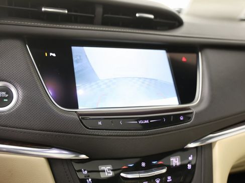 Certified 2019 Cadillac XT5 Premium Luxury image 16