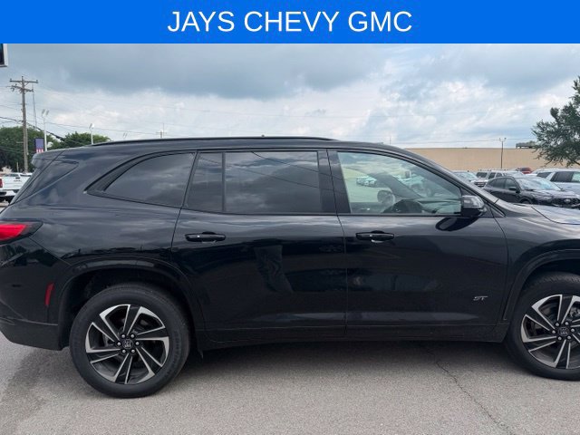Used 2025 Buick Enclave Sport Touring FWD image 2