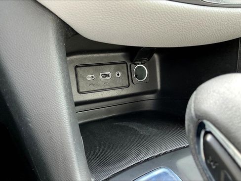 Certified 2024 Chevrolet Equinox LS FWD image 25