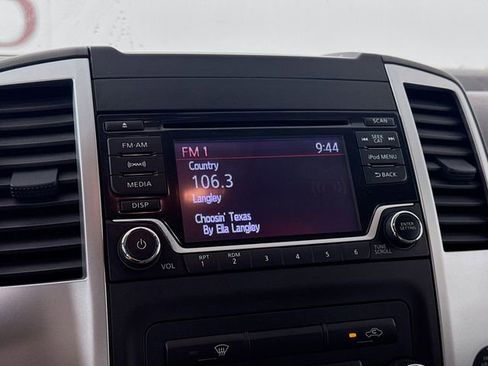 Used 2018 Nissan Frontier SV image 17