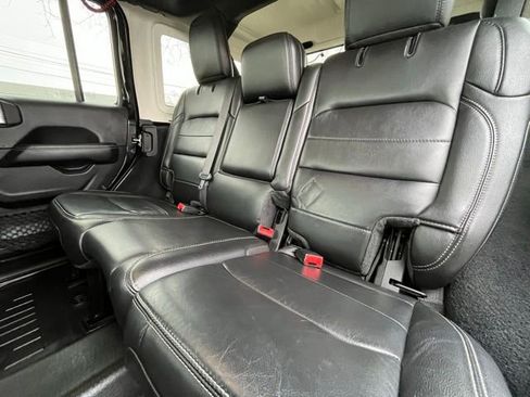 Used 2020 Jeep Wrangler Unlimited Sahara w/ Cold Weather Group AWD/4WD image 25