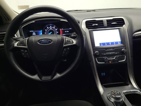 Used 2020 Ford Fusion SE image 22