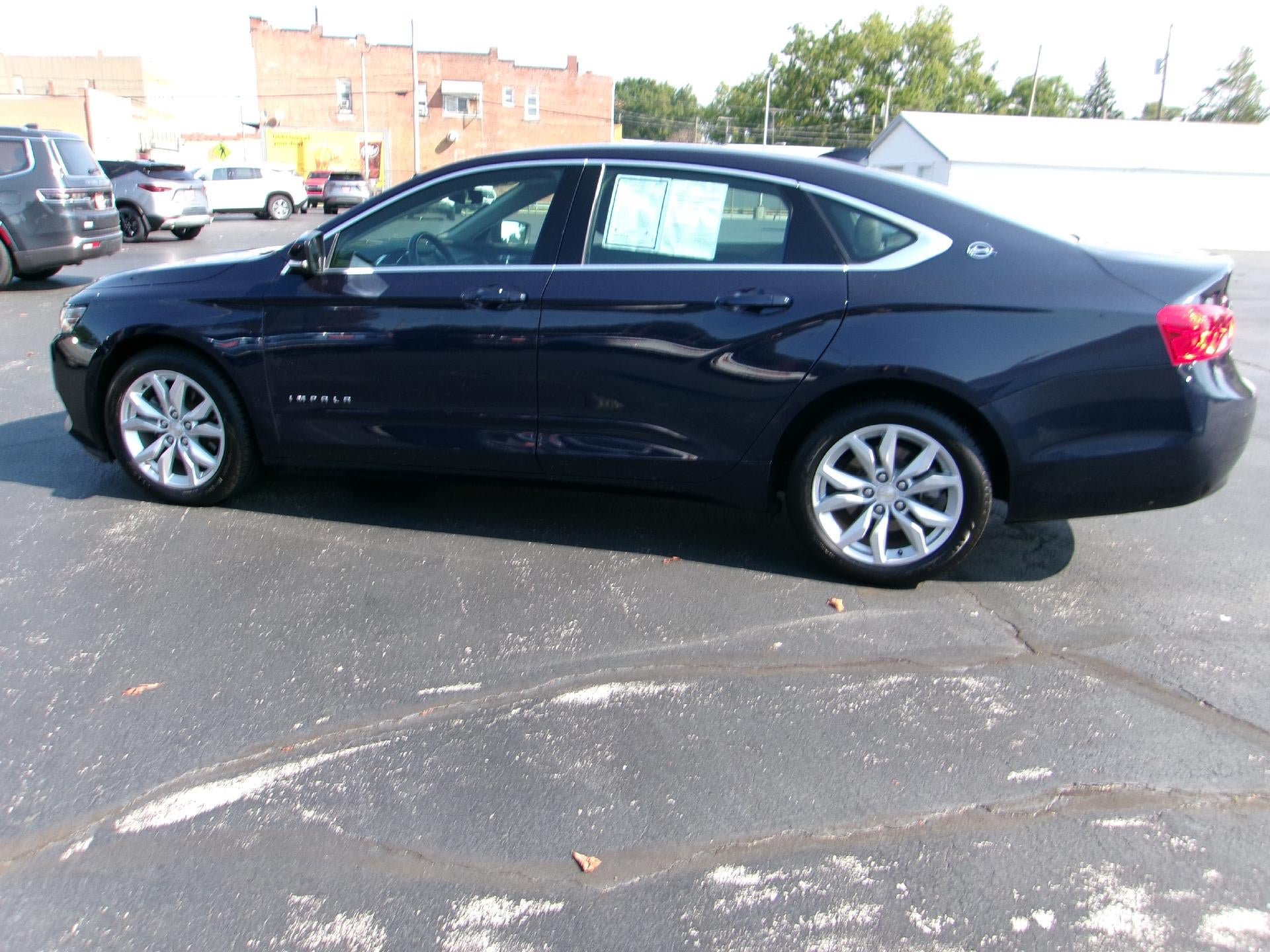 Used 2017 Chevrolet Impala LT w/ Convenience Package FWD image 2