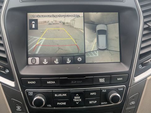 Used 2017 Hyundai Santa Fe Sport FWD image 16