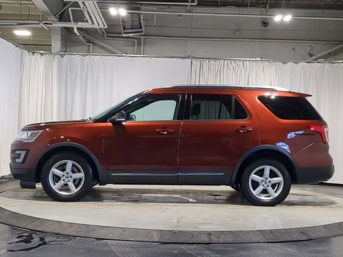 Used 2016 Ford Explorer XLT w/ Equipment Group 202A image 14