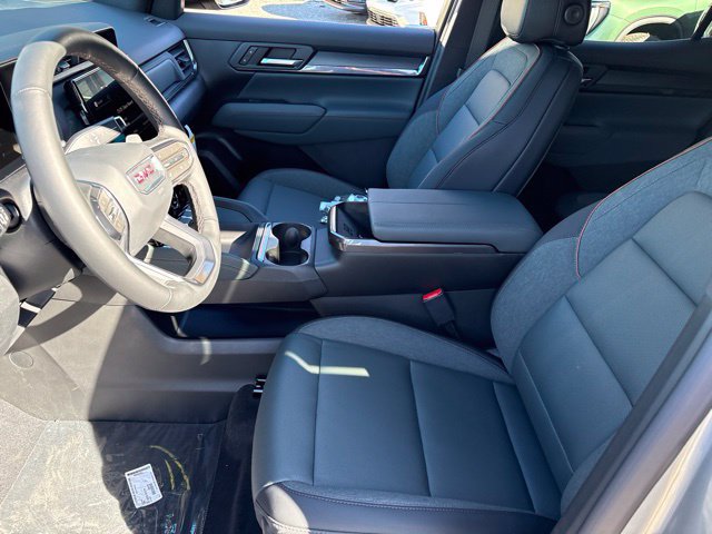 New 2027 GMC Terrain AT4 w/ Technology Package II AWD/4WD image 4