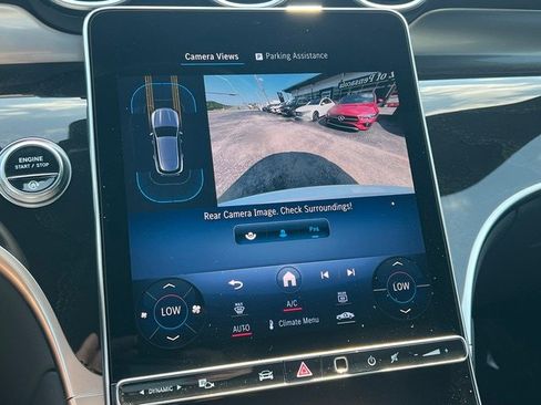 Used 2024 Mercedes-Benz GLC 300 4MATIC image 24