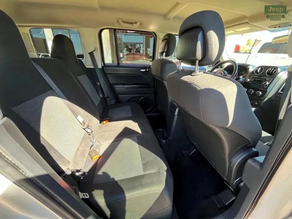 Used 2012 Jeep Patriot Latitude FWD image 12