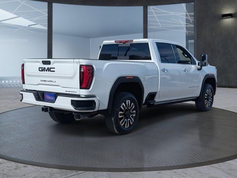 Used 2025 GMC Sierra 2500 Denali Ultimate image 6