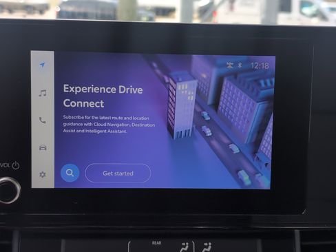 Certified 2025 Toyota Sienna LE image 23