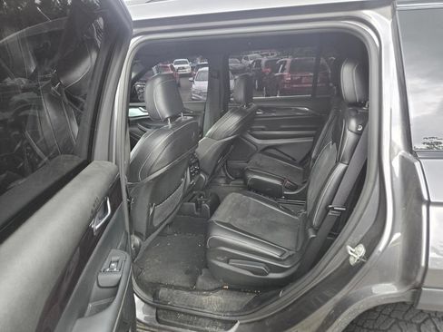 Used 2023 Jeep Grand Cherokee L Laredo AWD/4WD image 12