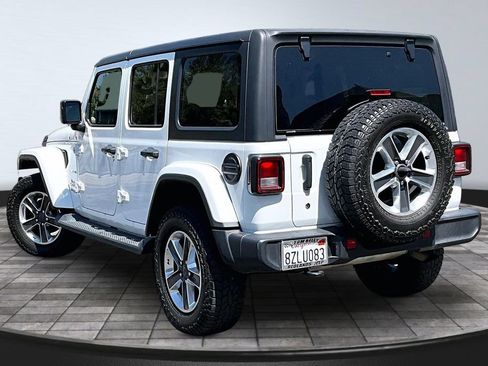 Certified 2019 Jeep Wrangler Unlimited Sahara AWD/4WD image 19