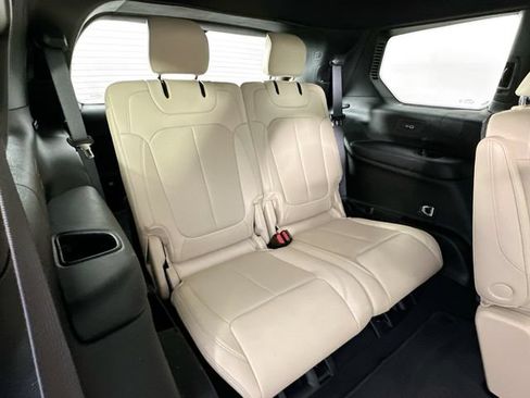 Used 2023 Jeep Grand Cherokee L Limited w/ Luxury Tech Group II AWD/4WD image 29