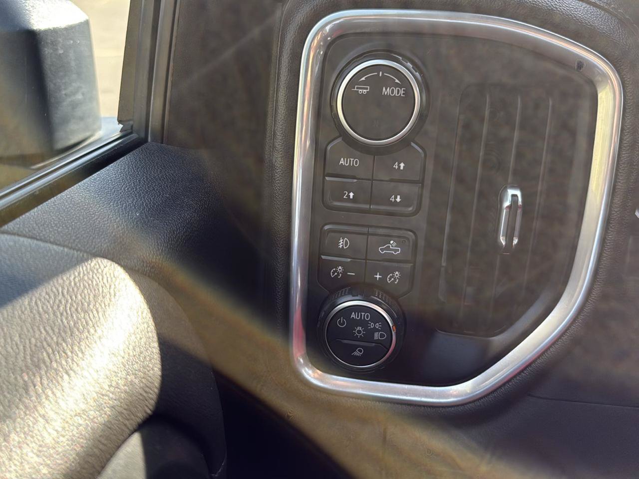 Used 2022 Chevrolet Silverado 3500 LTZ AWD/4WD image 14
