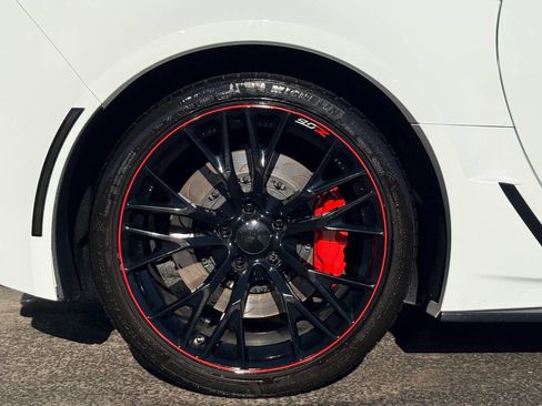 Used 2016 Chevrolet Corvette Z06 w/ 3LZ Preferred Equipment Group image 19