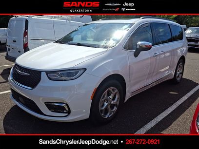 Used 2023 Chrysler Pacifica Limited
