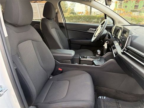 Certified 2025 Kia Sportage LX image 13