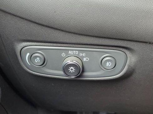 Used 2022 Chevrolet Equinox Premier AWD/4WD image 15