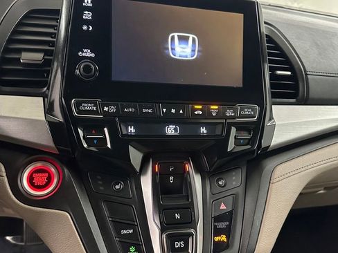 Used 2018 Honda Odyssey EX image 19