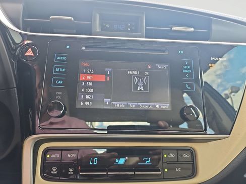 Used 2017 Toyota Corolla LE FWD image 25