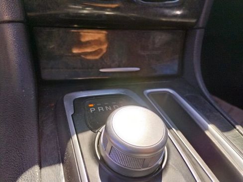 Used 2019 Chrysler 300 Limited w/ Safetytec Plus Group RWD image 22