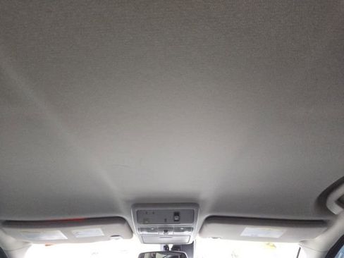 Used 2021 Nissan Titan SV w/ SV Convenience Package image 37