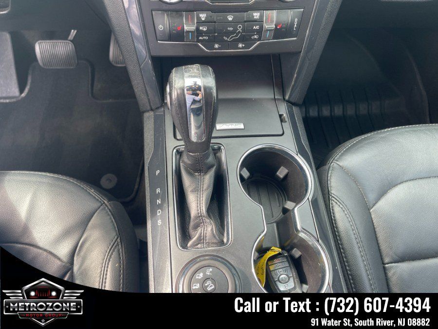 Used 2018 Ford Explorer XLT w/ Equipment Group 202A AWD/4WD image 34