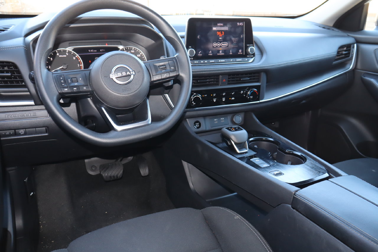 Used 2024 Nissan Rogue S FWD image 4