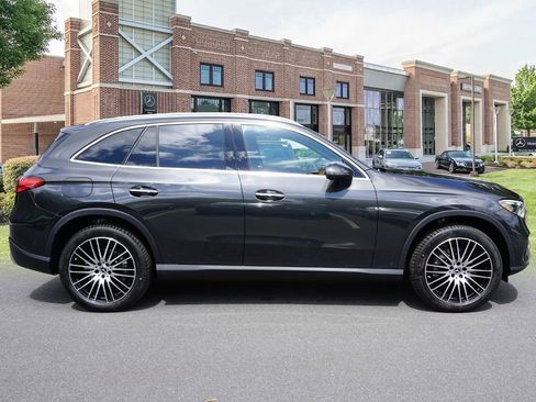 Used 2025 Mercedes-Benz GLC 300 4MATIC image 7